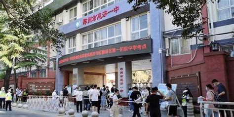 河南省考笔试近20万人弃考 平均考录比49:1_手机新浪网
