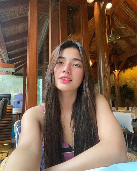 Jane De Leon | Scrolller