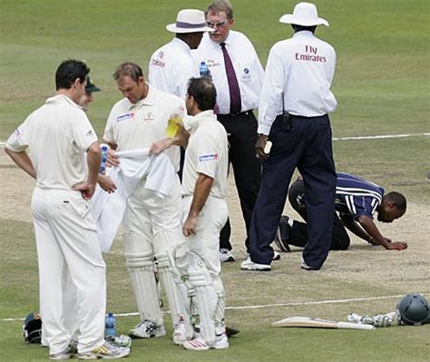 Andre Nel and Adam Gilchrist exchange opinions | ESPNcricinfo.com