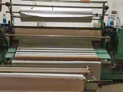 熨烫压褶造型的折叠与缝制 - 公司新闻 - 常州市华恩服装机械厂