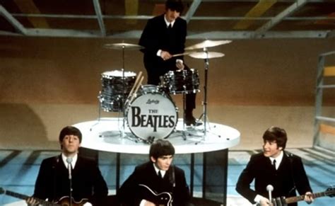 Beatles के इस गाने को बनने में लगे 45 साल, आखिरकार AI की मदद से यूं ...