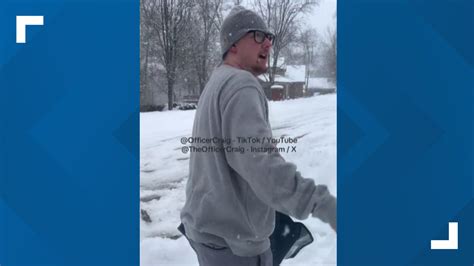 Viral TikTok captures Brownsburg pizza delivery driver's snowy trek | wthr.com