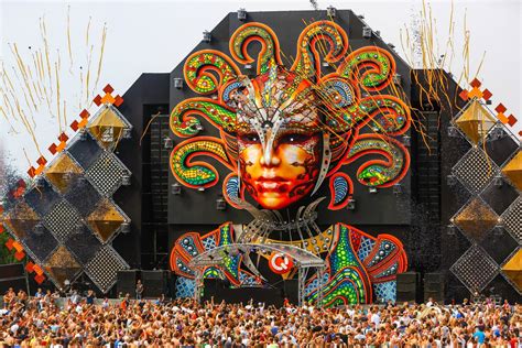 Q-Dance @ Mysteryland 2013 | Artistas, Decoración de unas, Esculturas