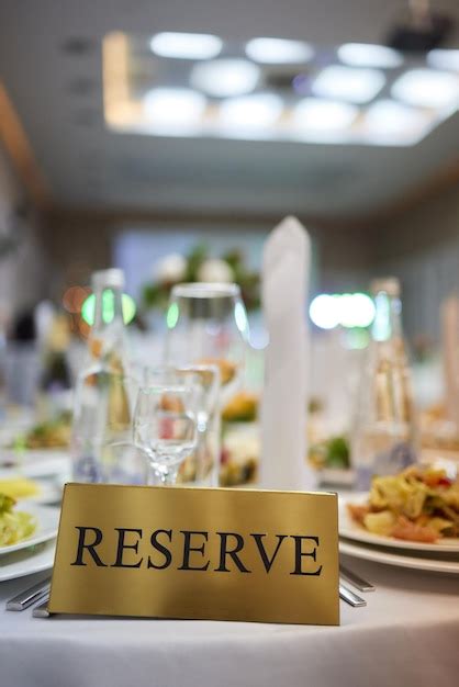 Restaurant Reserved Table Sign 的图像结果