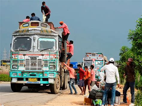 Migrants: A deep divide: Reverse migration may put ailing rural economy ...
