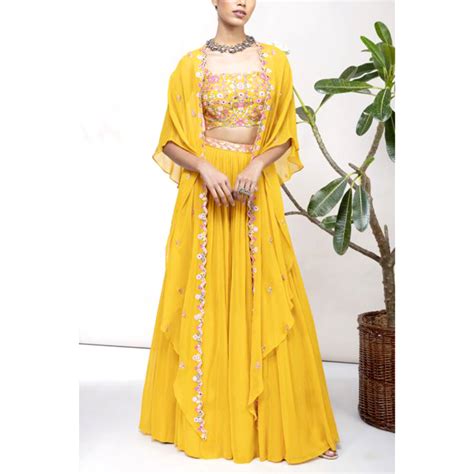 5 statement-making sari and lehenga blouses spotted in Madhuri Dixit ...