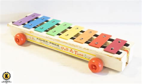 FISHER PRICE PULL-A-TUNE XYLOPHONE