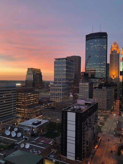 Premium Photo | Downtown sunset view of minneapolis from a 26 story ...