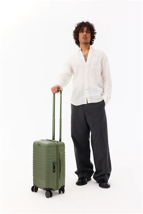 BÉIS 'The Small Carry-On Roller' in Olive - Olive Green Small Carry-On ...