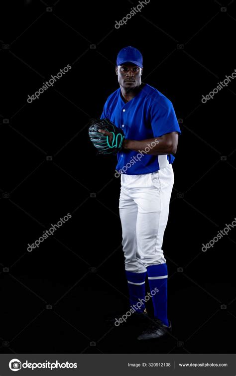 Baseball Pitcher Front View 的图像结果