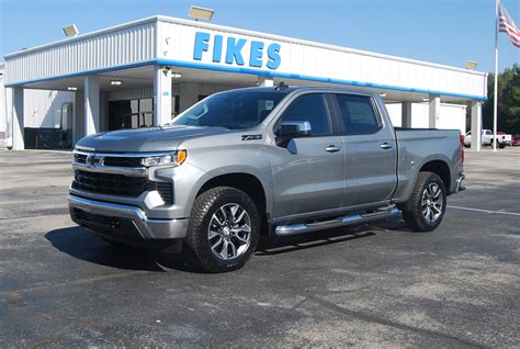 New 2024 Chevrolet Silverado 1500 LT Crew Cab in Hamilton #22723 | Fikes Chevrolet, Inc.