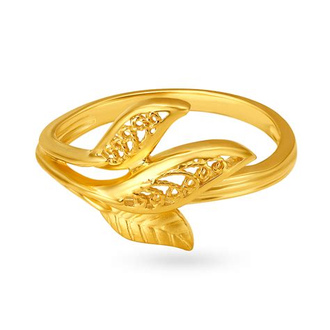Captivating Yellow Gold Leaf Finger Ring