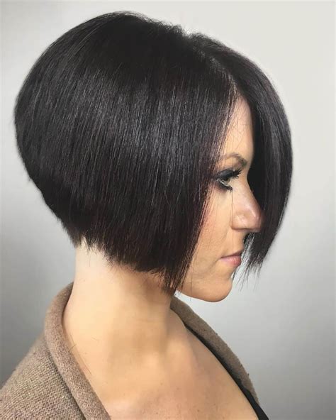Top 33 Short Angled Bob Haircuts Right Now