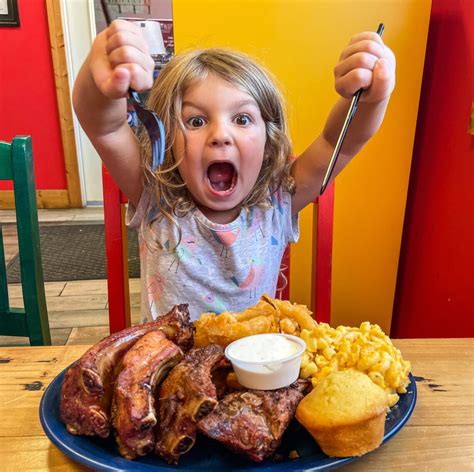 Explore Fairfield, Iowa: Top Restaurants and Things To Do