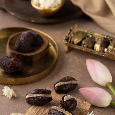 Candied Ginger Dates - Buy Online | Shakkr