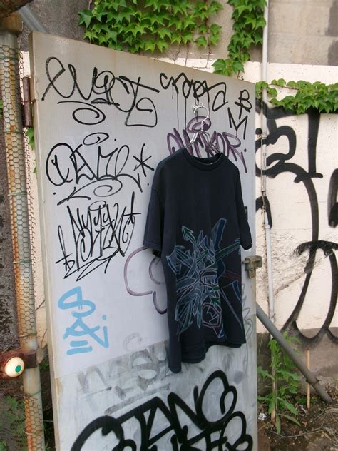 graphic design tee | extraover