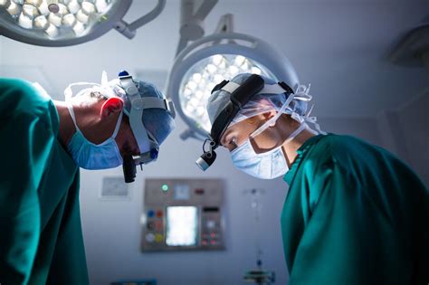 Dr. Philip Henkin Explains How Common Scoliosis Surgery Is - Fitness Omni