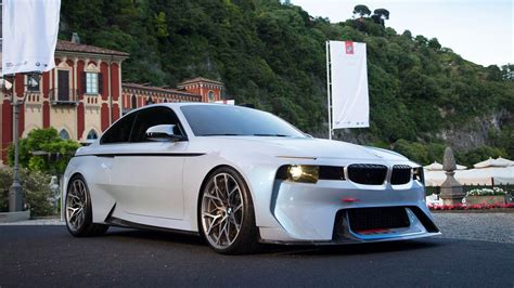 BMW honors 02 Series with Hommage concept at Villa d’Este