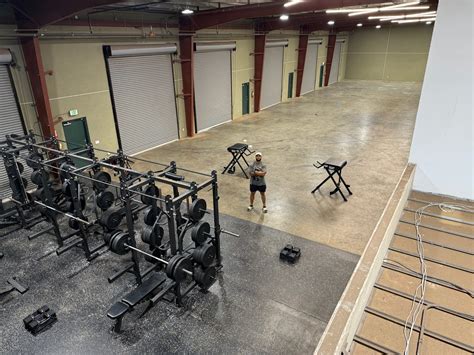 Former Baldwin linebacker launches fieldhouse to help young Maui ...