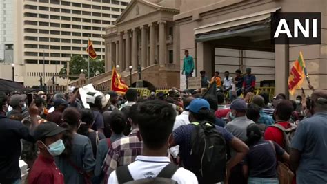Sri Lanka crisis: People stage protests near President Secretariat in ...