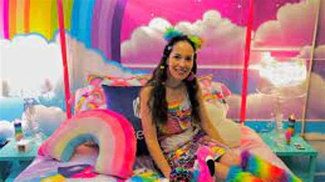 Lisa Frank Biography, Age, Height, Birthday, Career and Net worth