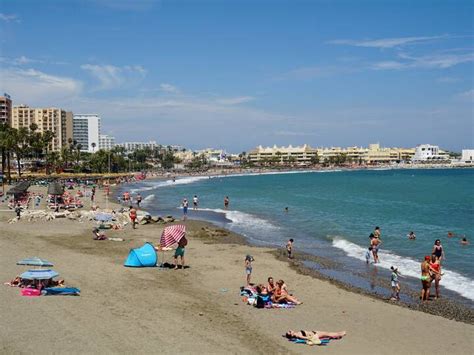 https://www.andalusien360.de/sites/default/files/styles/article/public/field/image/beach/benalmadena/playa-santa-ana-benalmadena.jpg?itok=ryhsToLC