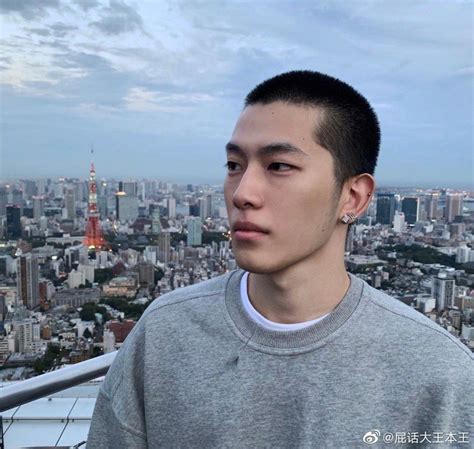 Zelzelzelzel on ig and weibo | Asian men short hairstyle, Mens ...