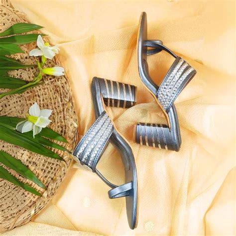 Three Inch – The Madras Trunk