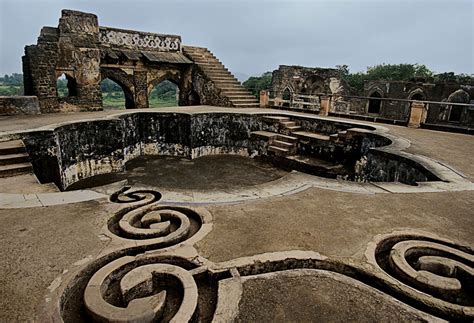 10 abandoned cities in the world with ghost town architecture ...