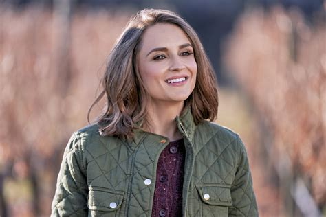 Rachael Leigh Cook as Frankie on Valentine in the Vineyard | Hallmark ...