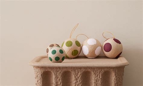 Superschnelle Polka Dots Weihnachtskugeln mit Kindern basteln