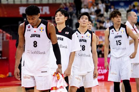 日本男篮三场皆败，谁说中国男篮比不过他们？仅易建联就无解_东方体育