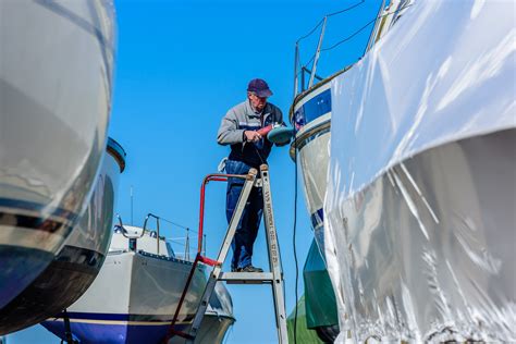 Lake Conroe services – marinas, mechanics, real estate