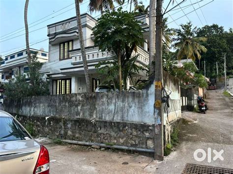 An independent 2 story House in Kodunganoor is available for Rent ...