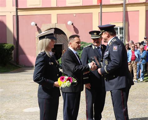 Kutnohorská policistka vyrazila proti přijíždějícímu vlaku ...