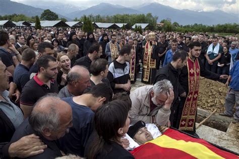 Macedonian Police Man Killed in Gun Battle - Photos,Images,Gallery - 12233