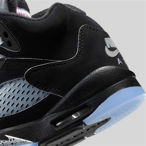 Jordan 5s "Black Metallic Reimagined" | SneakerNews.com