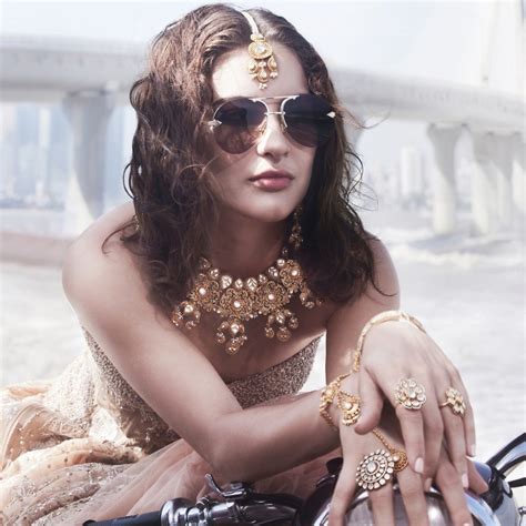 Rivaah X Tarun Tahiliani | Tanishq Online Store