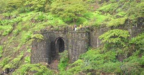 20 Natural Scenic Attractions on Sahyadri Mountain Ranges