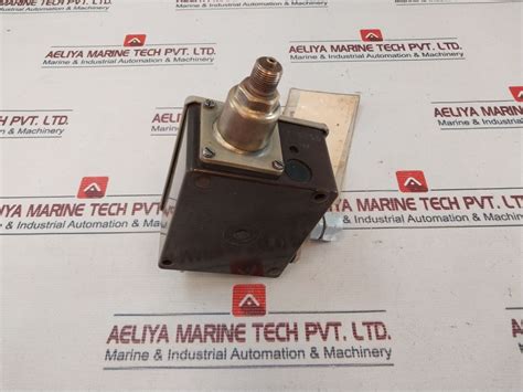 Danfoss Rt 5 Pressure Switch Ip66 – Aeliya Marine