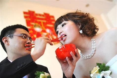 结婚当天晚上吃饺子有什么含义？_婚礼贴士