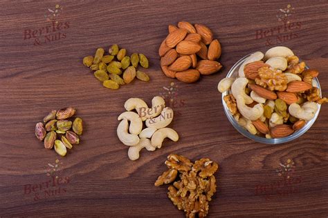 Berries And Nuts Mix Dry Fruits | Cashew, Raisins, Almonds, Pista ...