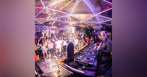 Plunge-All Day Kitchen & Bar In KP | LBB Pune