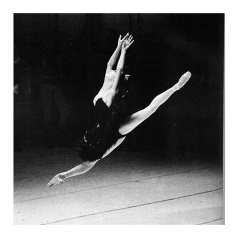 Photograph of Sylvie Guillem in Rudolf Nureyev’s ‘Swan Lake at Opéra de ...