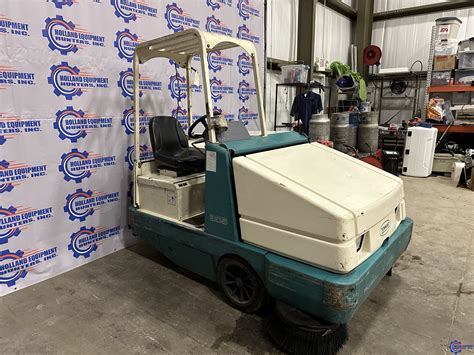 Tennant 355 Floor Sweeper- 1142 Hours