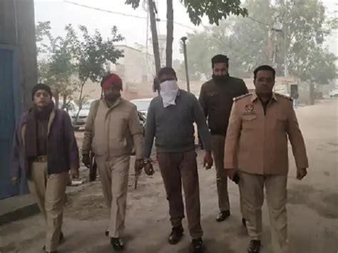 School Teacher की शर्मनाक करतूत, Students के साथ... - school teacher arrest
