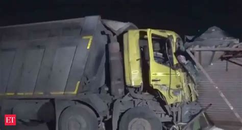 Gujarat Truck Accident: 15 people killed after truck runs over them ...