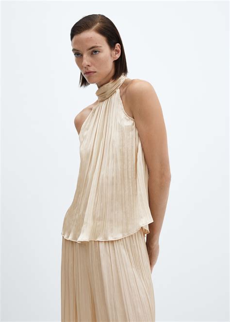 Halter-neck pleated top - Women | MANGO Vietnam