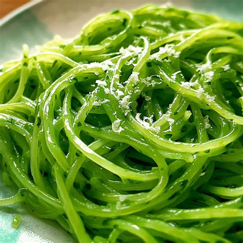 MEXICAN GREEN SPAGHETTI - Easy Plate Ideas