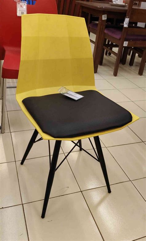 Topaz Plastic Chair W/Metal Leg Seat Cushion - Office Chair | JFA Furniture